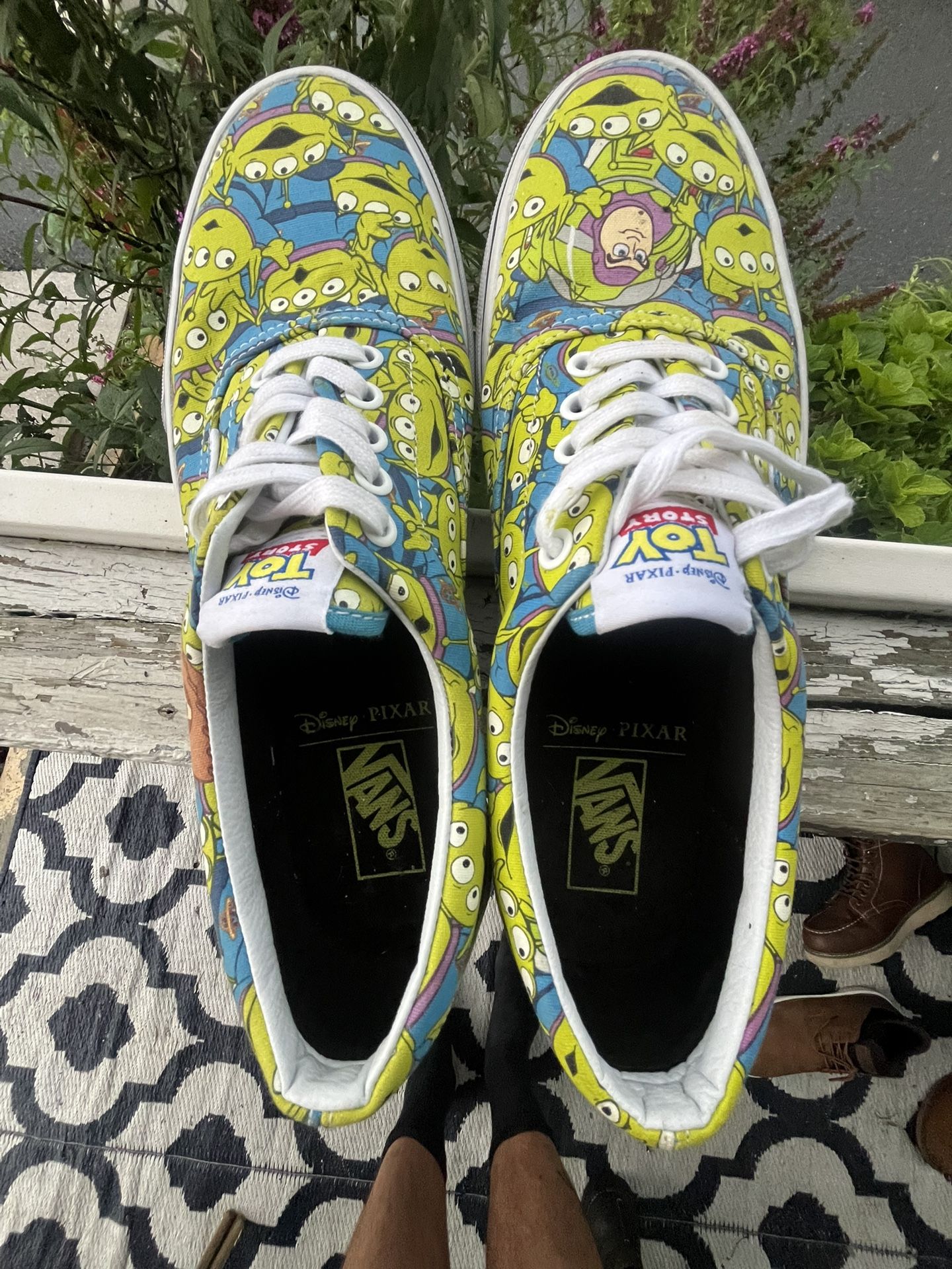 Vans 10 1/2 Toy Story Alien Shoe