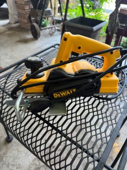 Electric wood planer