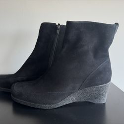 Easy Spirit Wedge Booties size 8