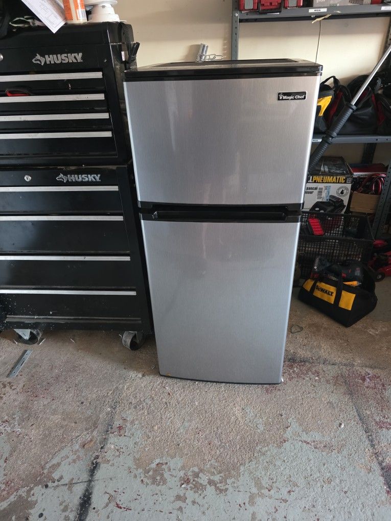 Refrigerator
