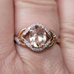 Kallati Morganite and 1/8 ct. tw. Diamond Ring in 14K Rose Gold (Size 7)
