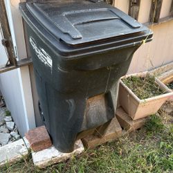 Toter 96 Gl Garbage Can  