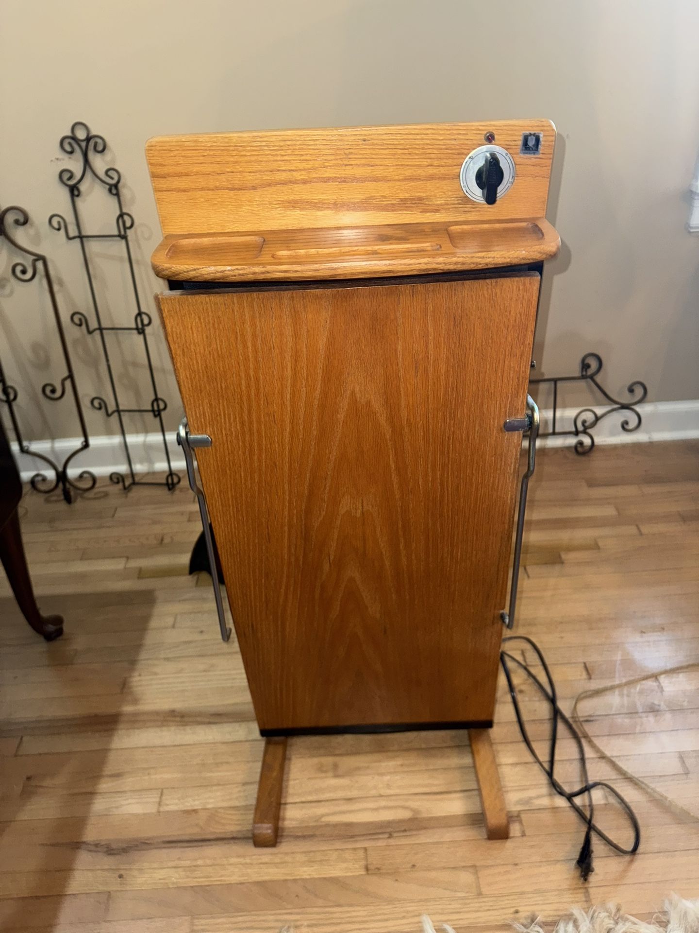 🔥 Black Tie Heated Pants Press – Excellent Condition – $49 OBO