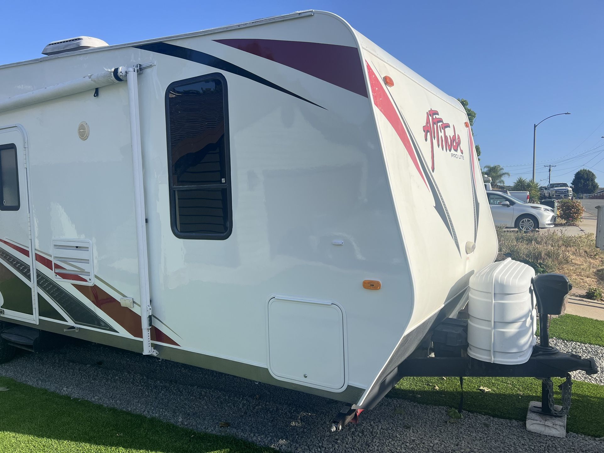 2013 Attitude 24FSG