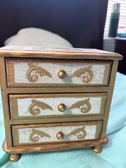 Vintage Wooden Musical Jewelry Box with 3 Drawers