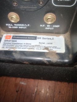 DJ speakers JBL SR4735A very large