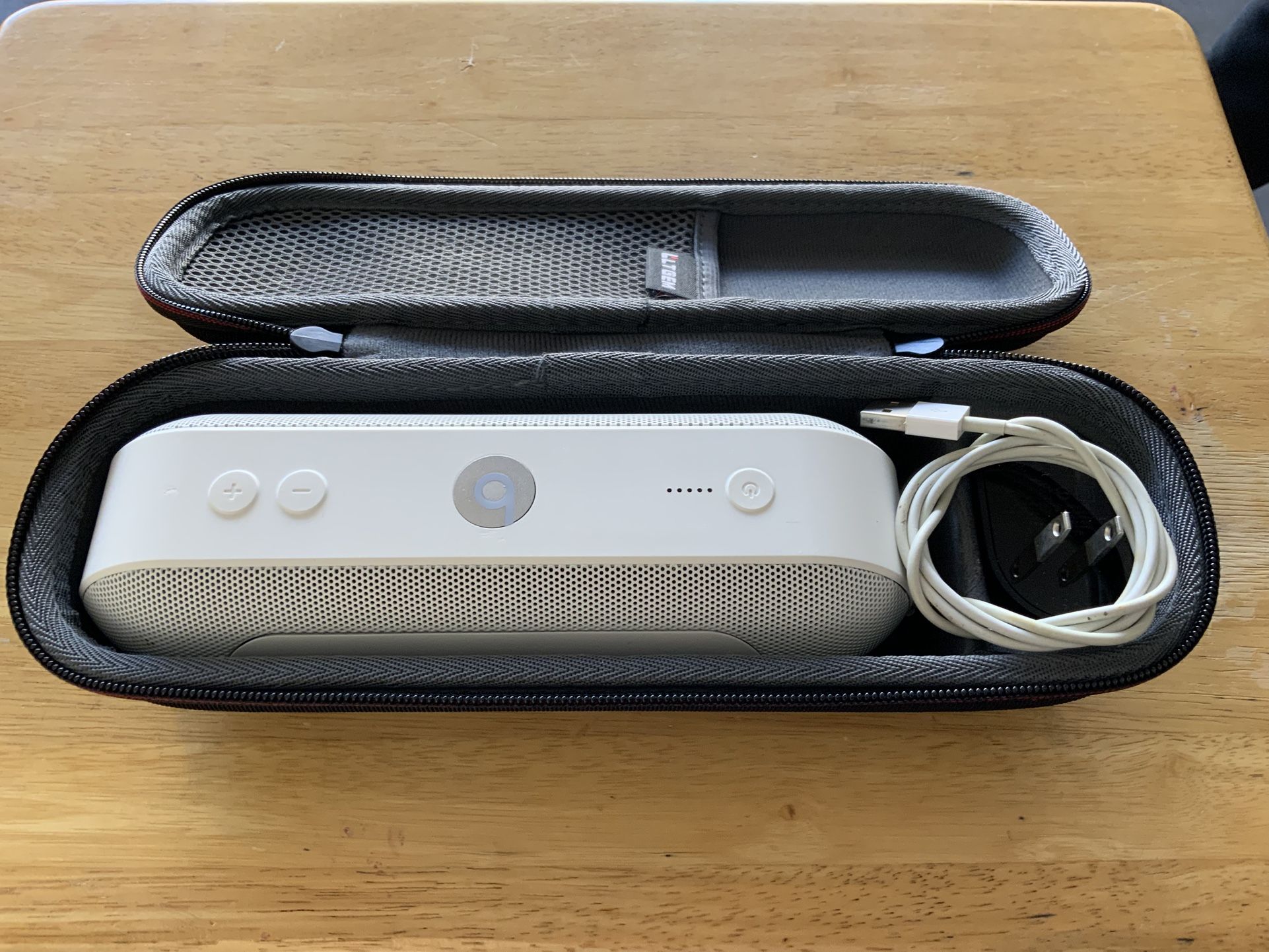 Beats Pill Plus by Dr. Dre (Model#A1680) Like-New