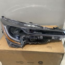2020-2023 Toyota Corolla LE Right Headlight 