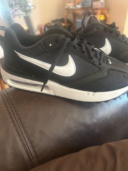 Women’s Nike Air Max Dawn