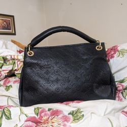Willing To Take Trade And Or Cash Authentic Louis Vuitton Bag 