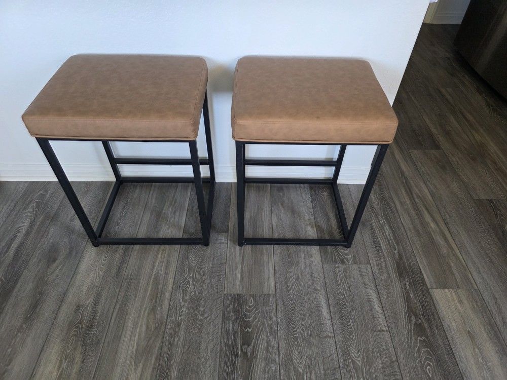 2 Counter Height Stools