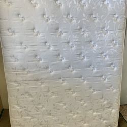 Queen Mattress And Box Spring 