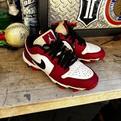 Jordan Low Baseball/softball Cleats Size 4 $45