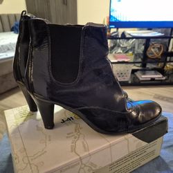 Black Boots Size 7.5