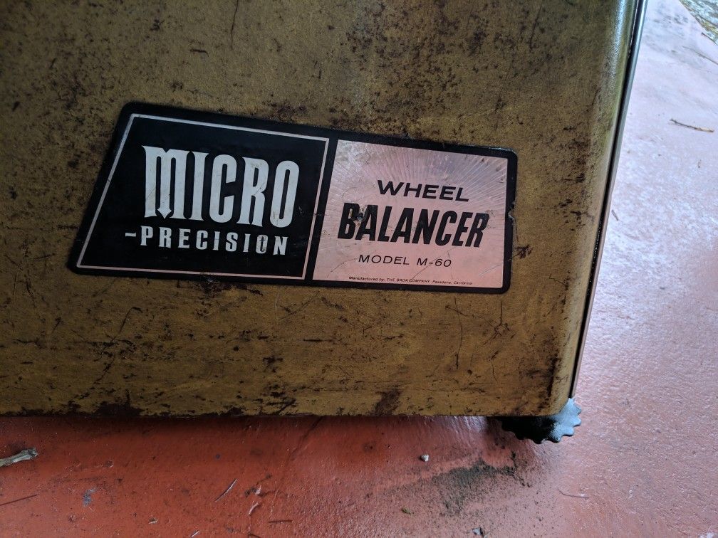 VINTAGE MICRO PRECISION WHEEL BALANCER MODEL M-60
