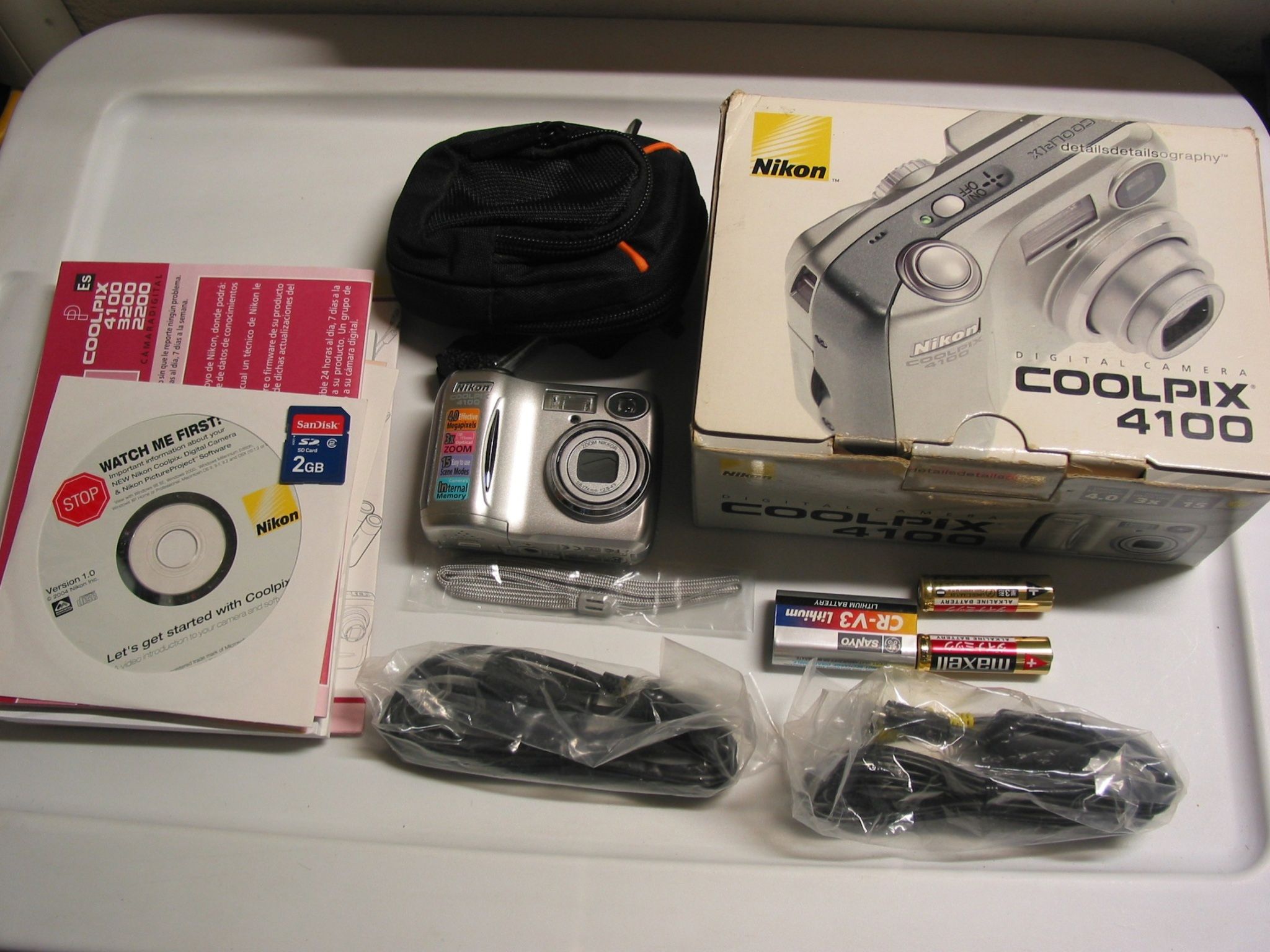 Nikon Coolpix 4100 4MP Digital Still Photo Compact Camera Video Camcorder 3x Zoom