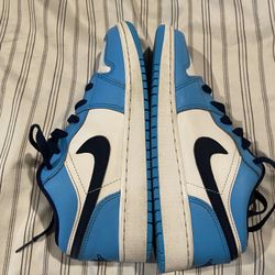 Jordan low tops size 5.5 Y