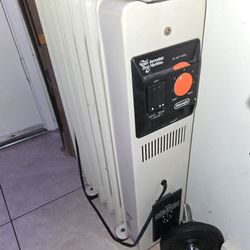 DeLonghi Portable Oil Filled Radiator Heater Beige Auto Shut-off 600W 900W 1500W