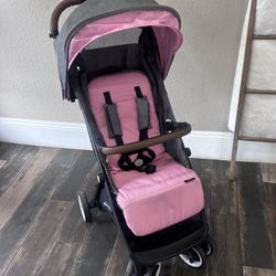 LIKE NEW EVENFLO OTTOR SELF FOLDING STROLLER