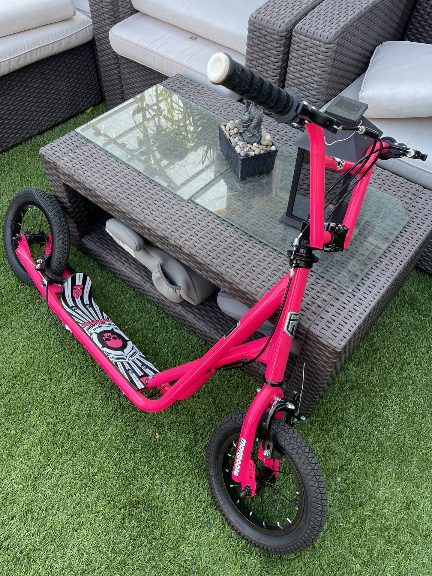 Mongoose Expo Kick Scooter , BMX Bike  AIR FILLED TIRES , Boys Girls Max Weight 175 Pounds Kids Razor
