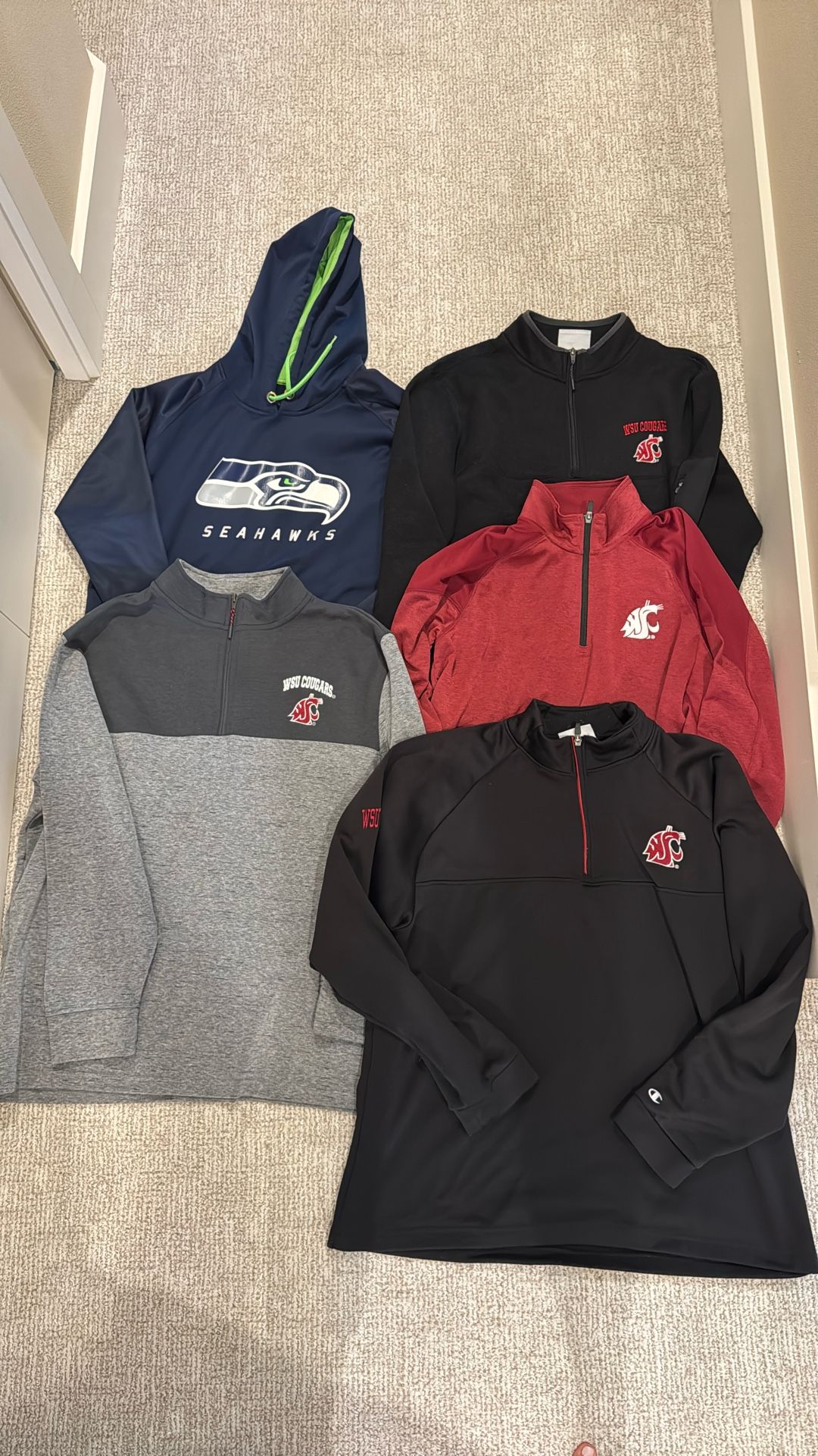 Men’s WSU And Seahawk Clothes Size Large