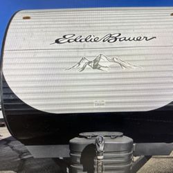 NEW 2024 EDDIE BAUER 332 BUNKHOUSE 