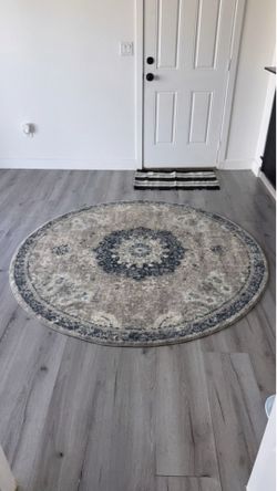 6ft Round Traditional Medallion Rug - Professionally Cleaned & Sanitized