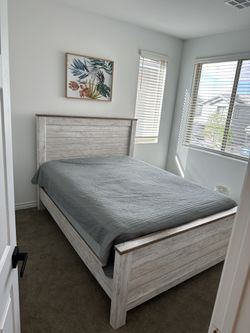 Queen Bed 