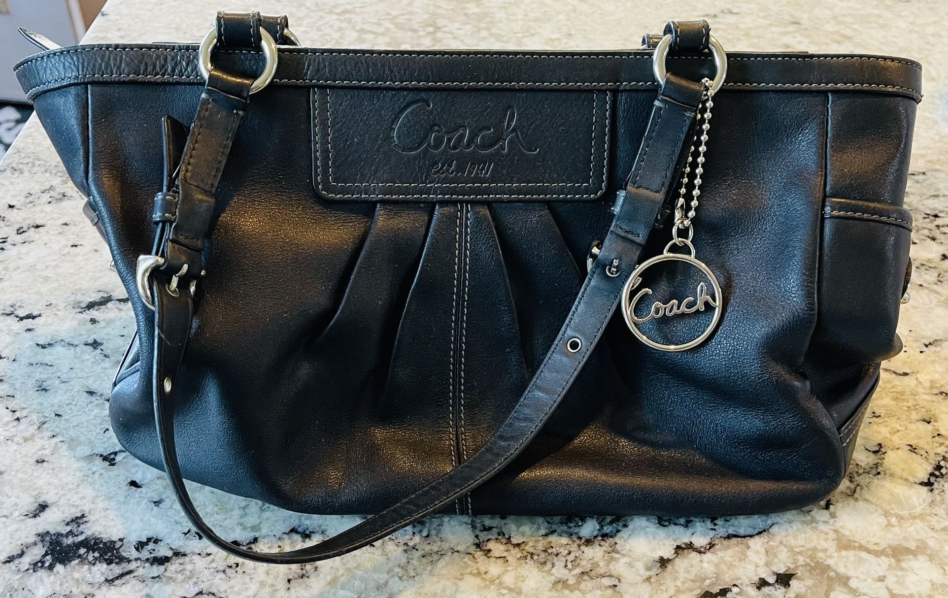 Authentic COACH Shoulder Tote Bag / Full Grain Cowhide Leather / Black D8707