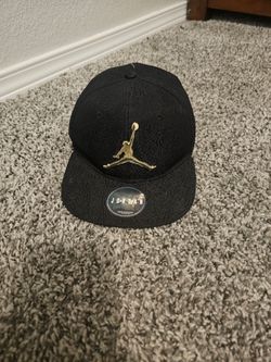 Jordan Snapback Hat Black Gold Jumpman
