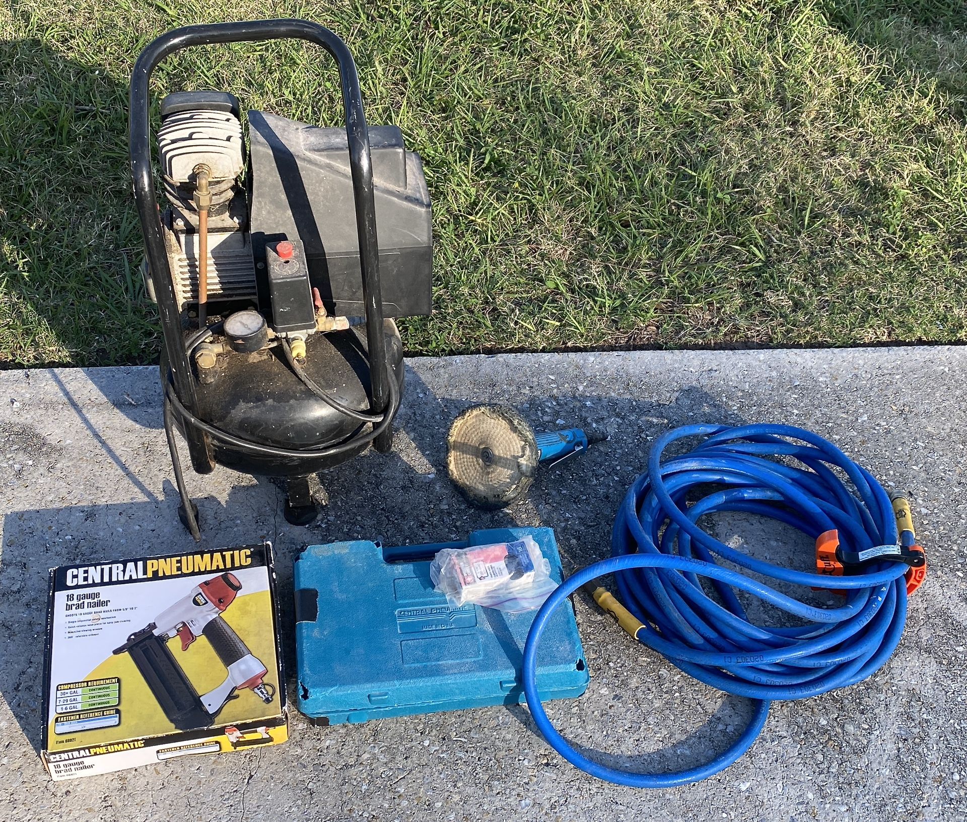 Central Pneumatic 2HP 4 gallon Pancake Air Compressor Seth
