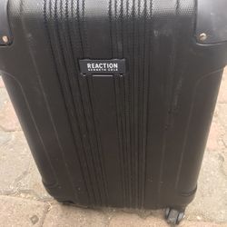 Reaction Kenneth Cole Luggage