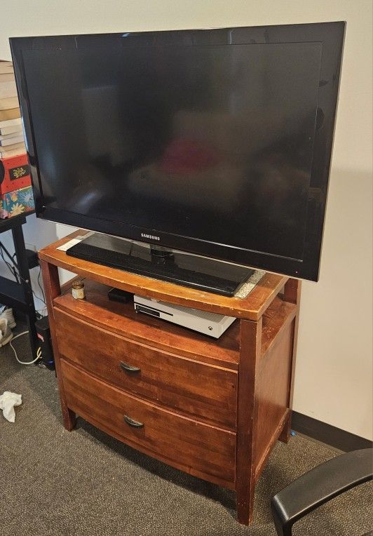 TV (with Fire TV) and TV console
