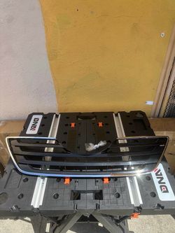 07-2009 Toyota Camry XLE Front Bumper Grill Chrome/Black