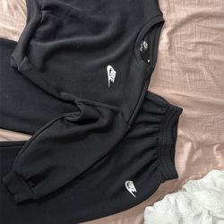 Nike girls size 6 set