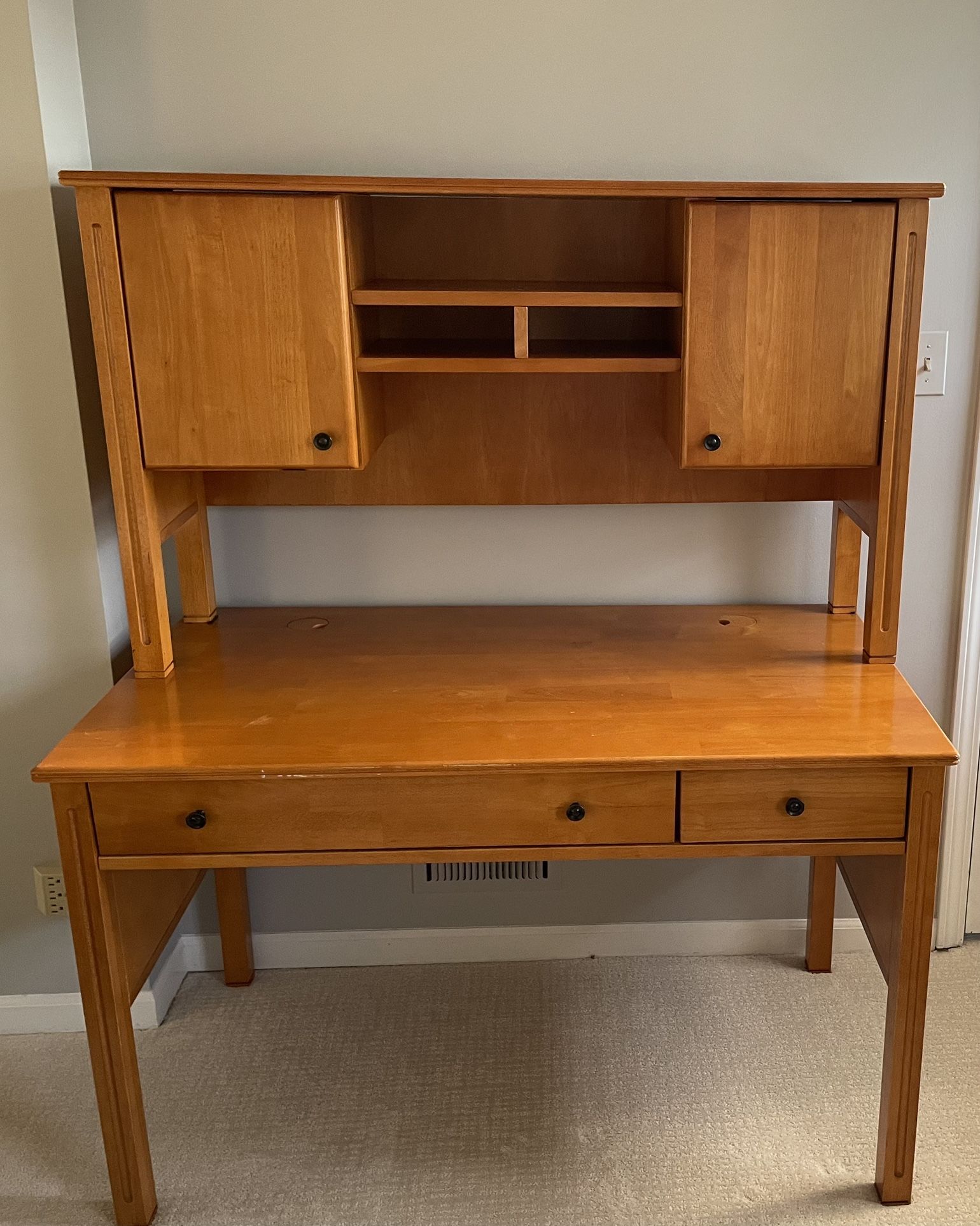 Wood Desk With Hutch
