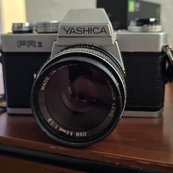 Yashica FR II 1977 