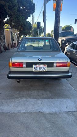 83 320I
