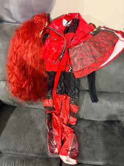 Descendants costume size M