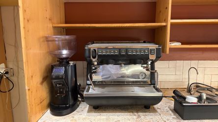 Simonelli Espresso machine with grinder