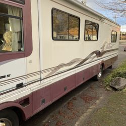‼️ Pace Arrow  34 Ft   6,700 Actual Miles $14,950‼️