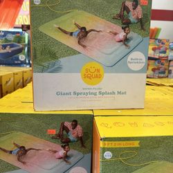 Giant Spraying Splash Mat (Water-Filled)