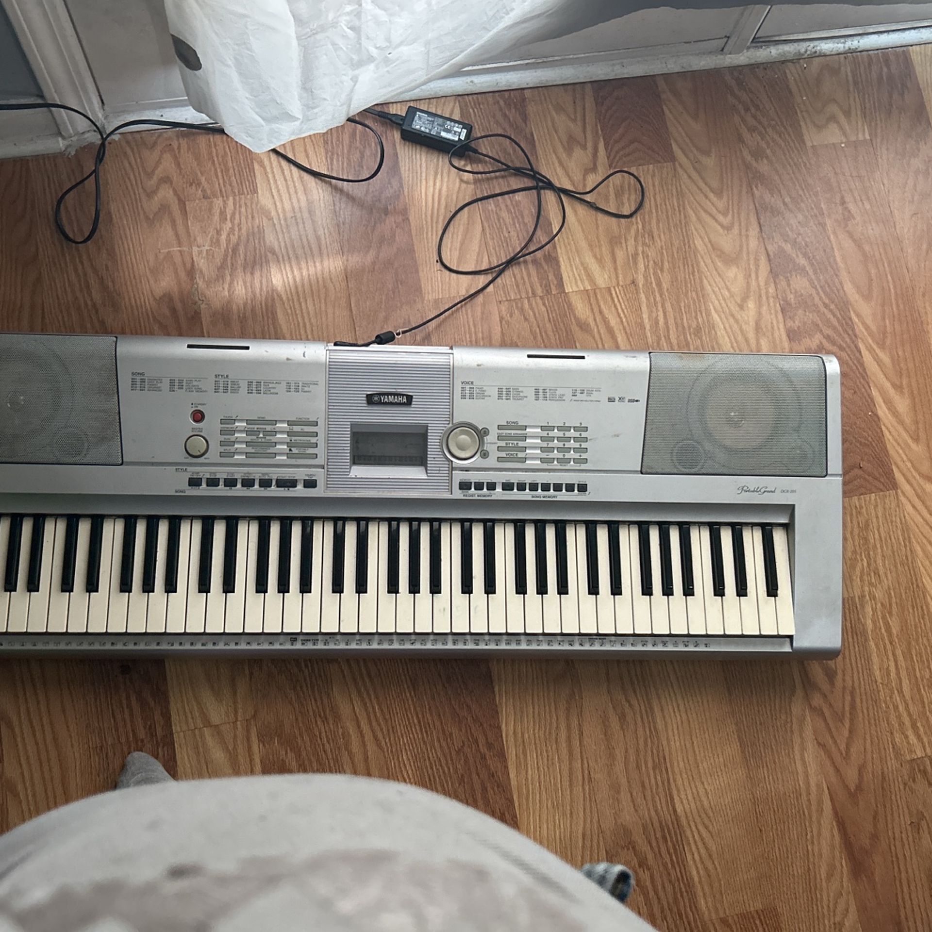 Yamaha Portable Grand Dgx-205