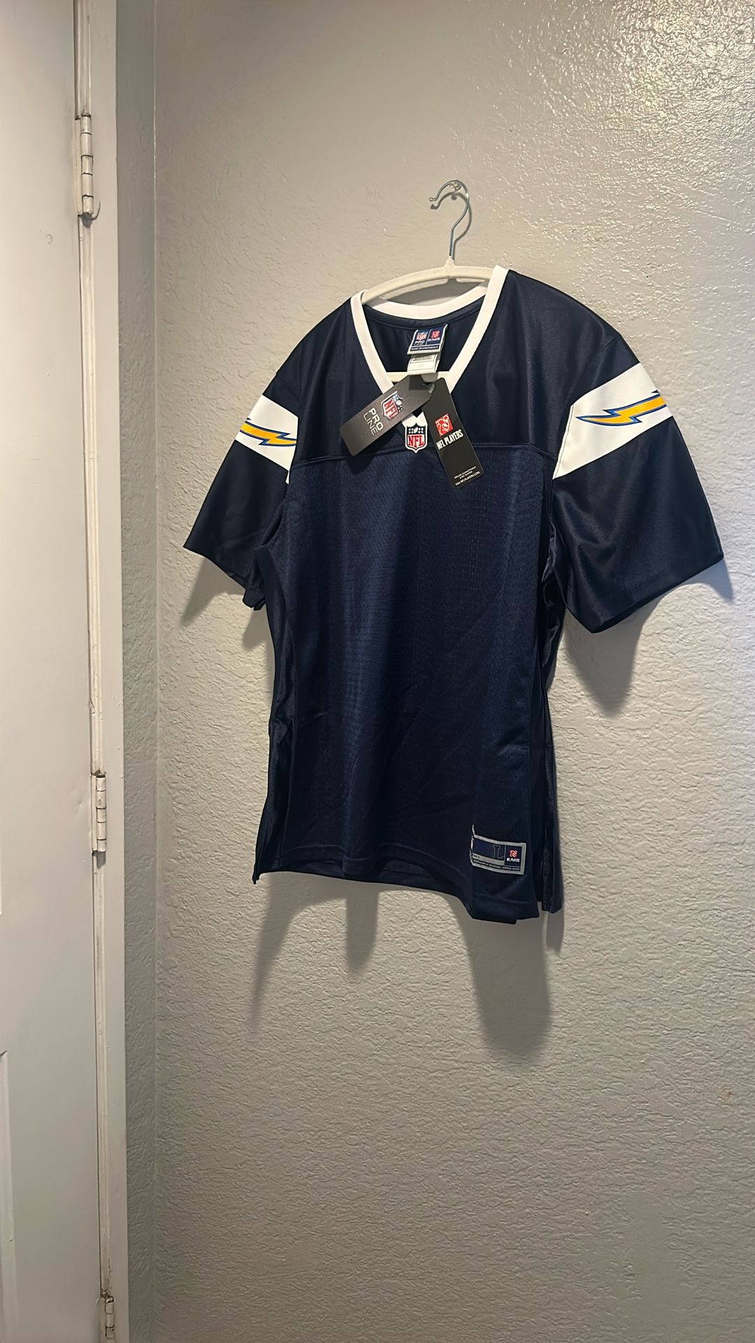 Chargers Women Size Large Jersey New