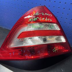 2005 2006 2007 Mercedes Benz C-class Driver Side Taillight 