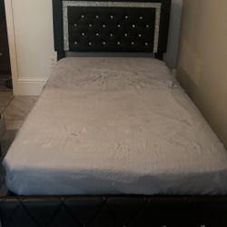Twin Tufted Beaded Bed