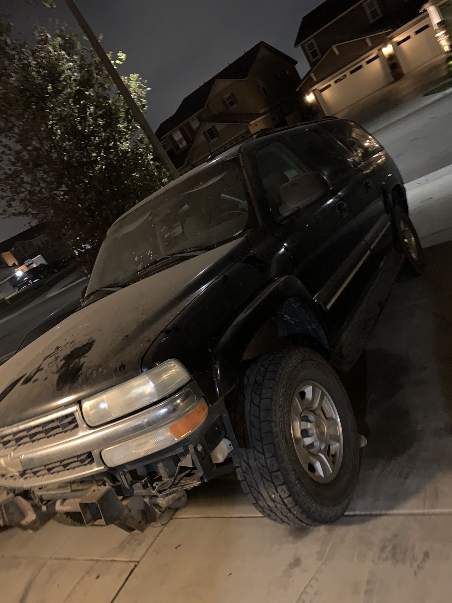 2004 Chevy suburban parting out