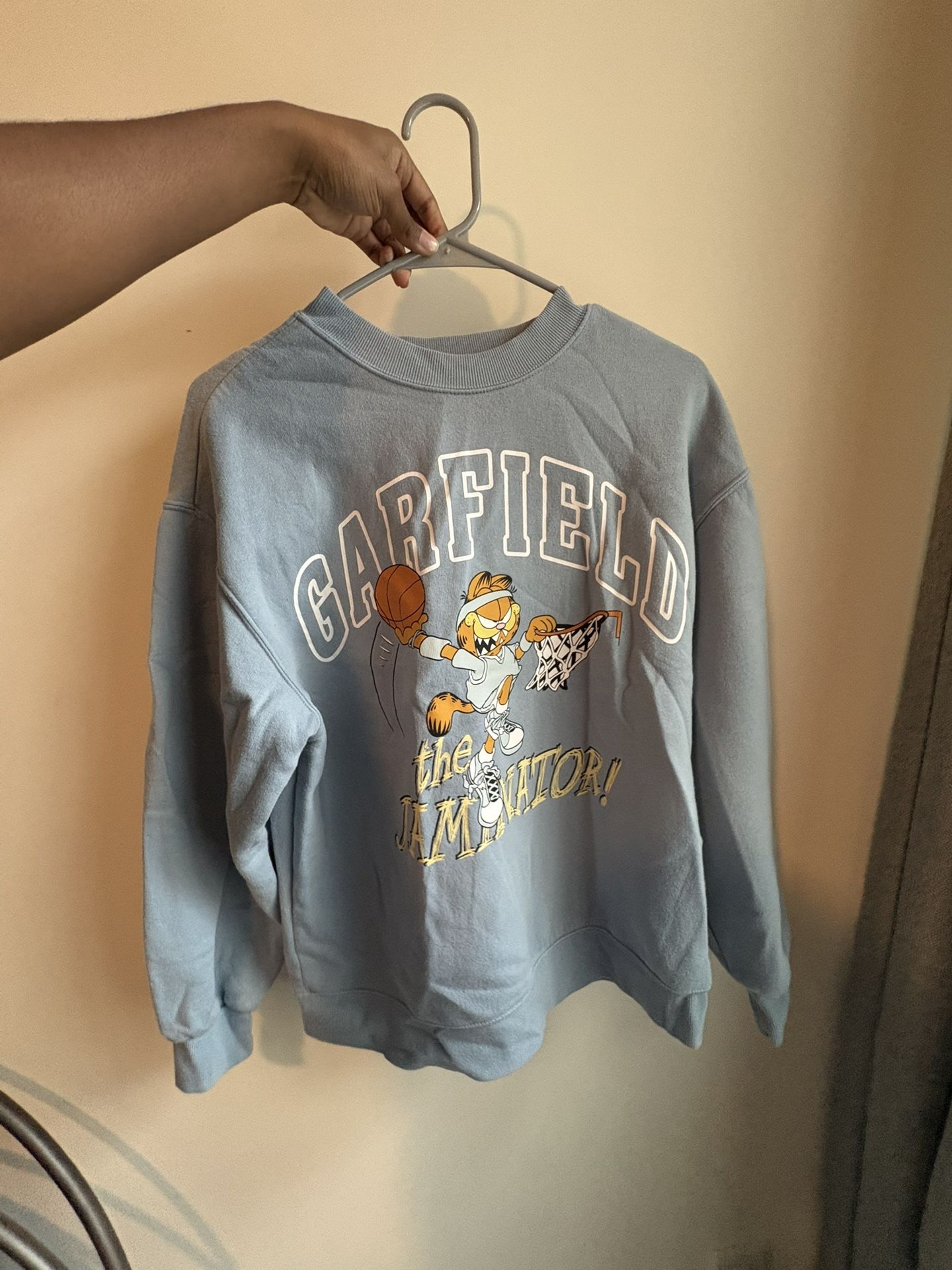 H&M crew neck sweatshirt