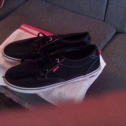 Brand Levi Casualware Size 11