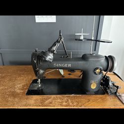 Singer Sewing Machine - Industrial 